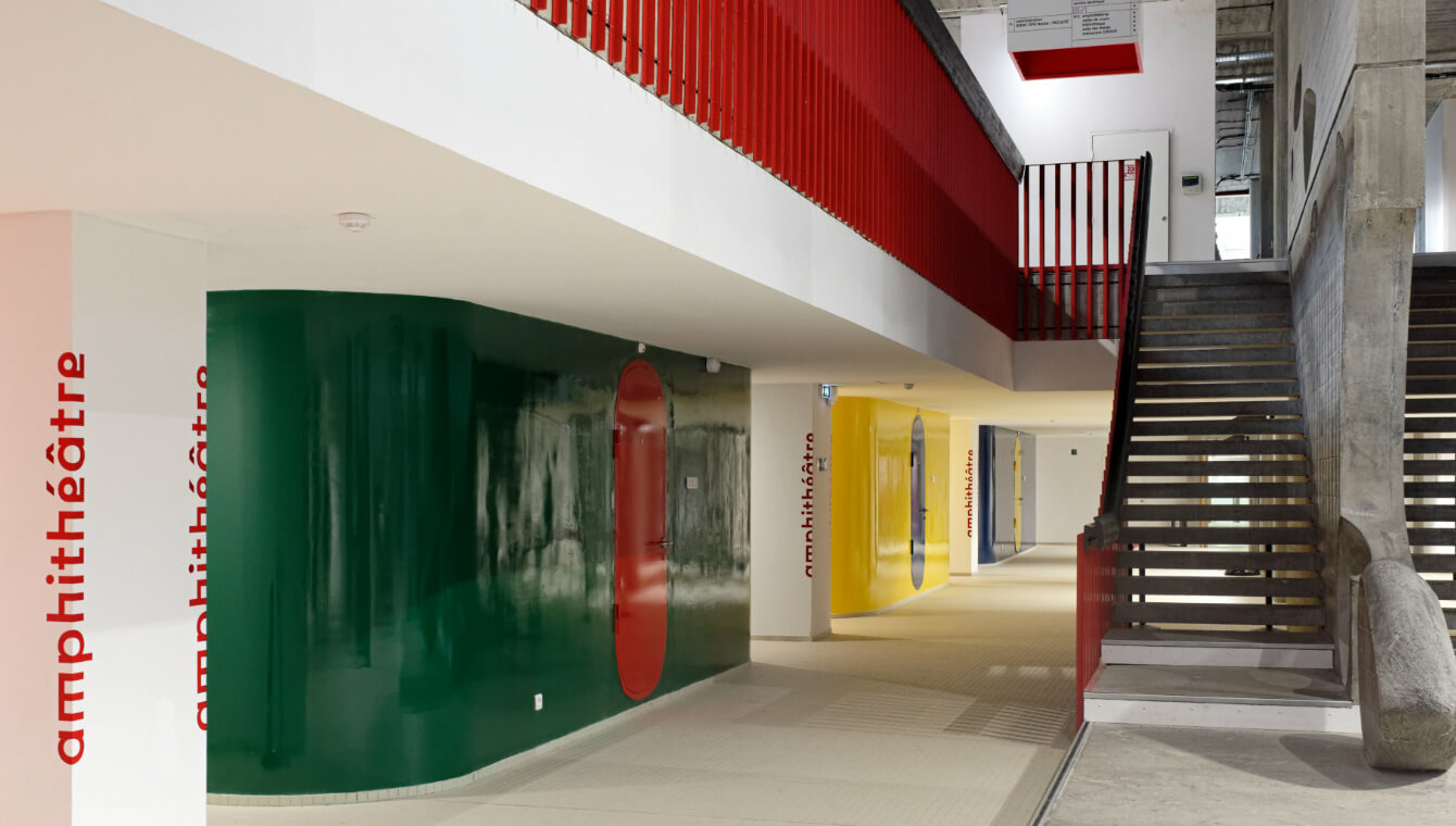 Couloir de l'amphithéâtre de la faculté Necker