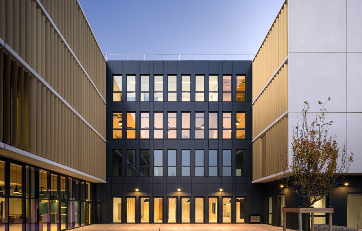 Cours de l'immeuble Le Onze à Lyon