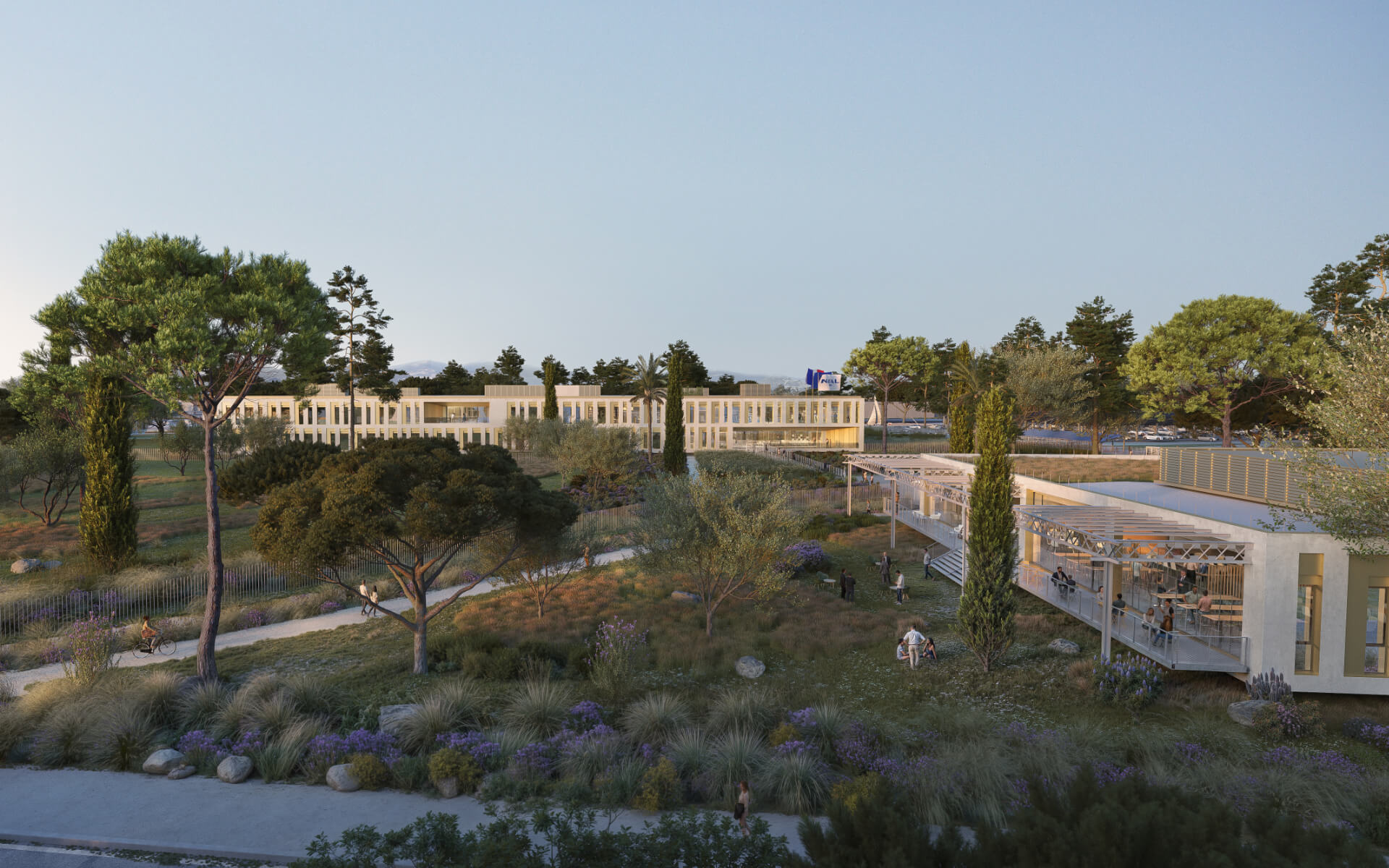 Extérieur site Naval au loin