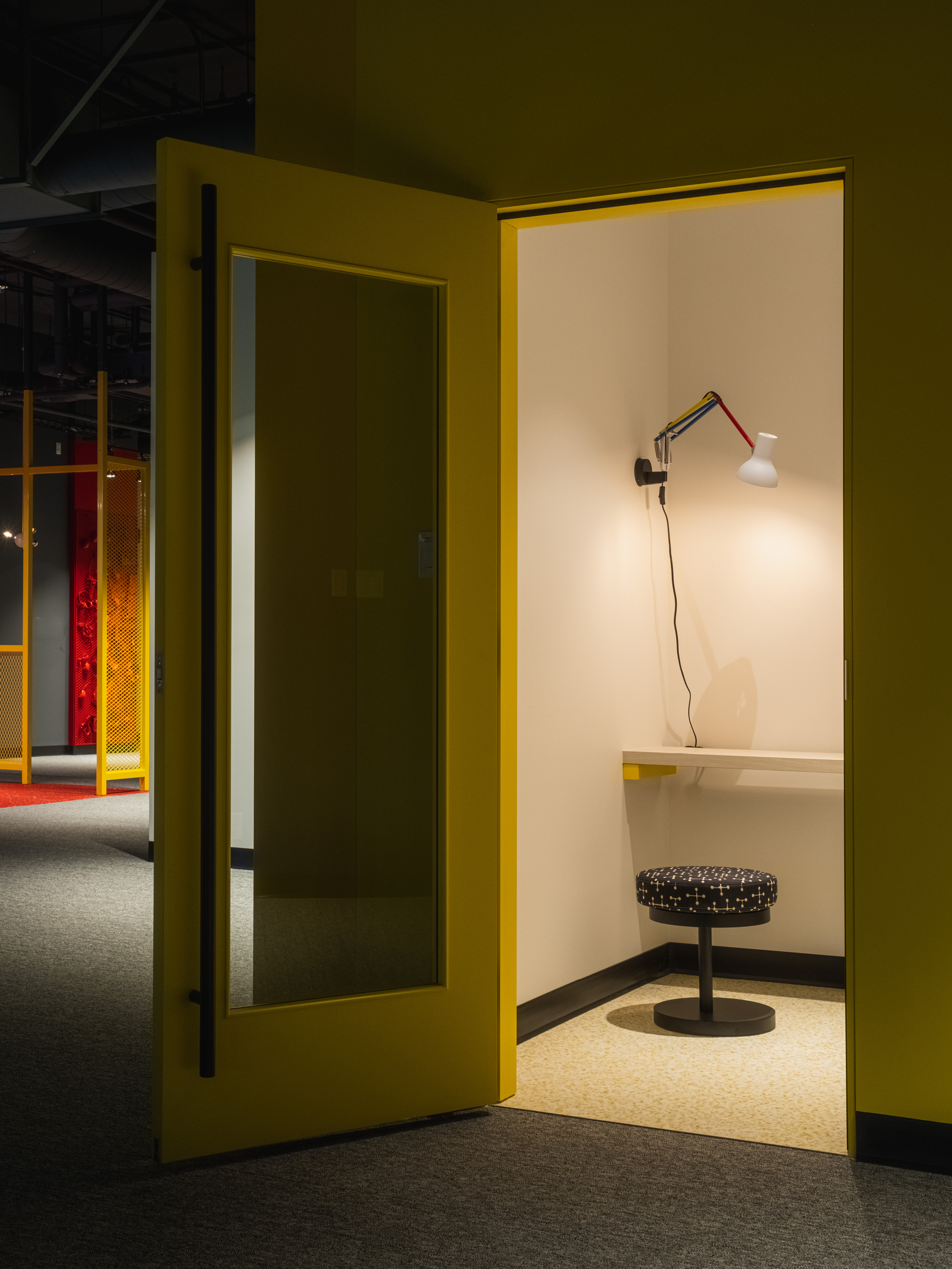 Designing Light to Foster Creativity: Use Case of a Video Game Design Studio