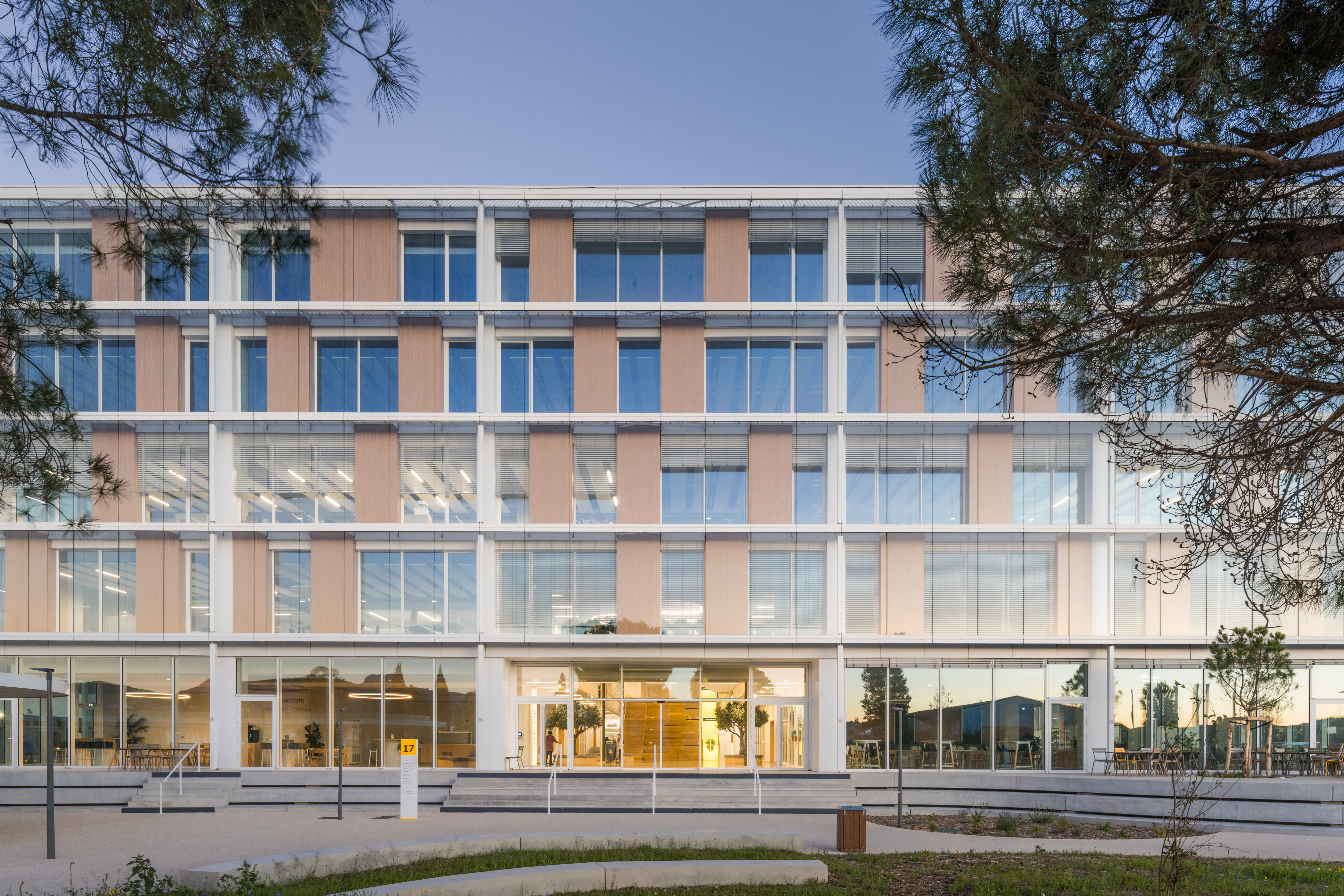 Campus France de Sartorius à Aubagne : un an après la livraison, retour sur un projet mixte mêlant bureaux, laboratoires et logistique