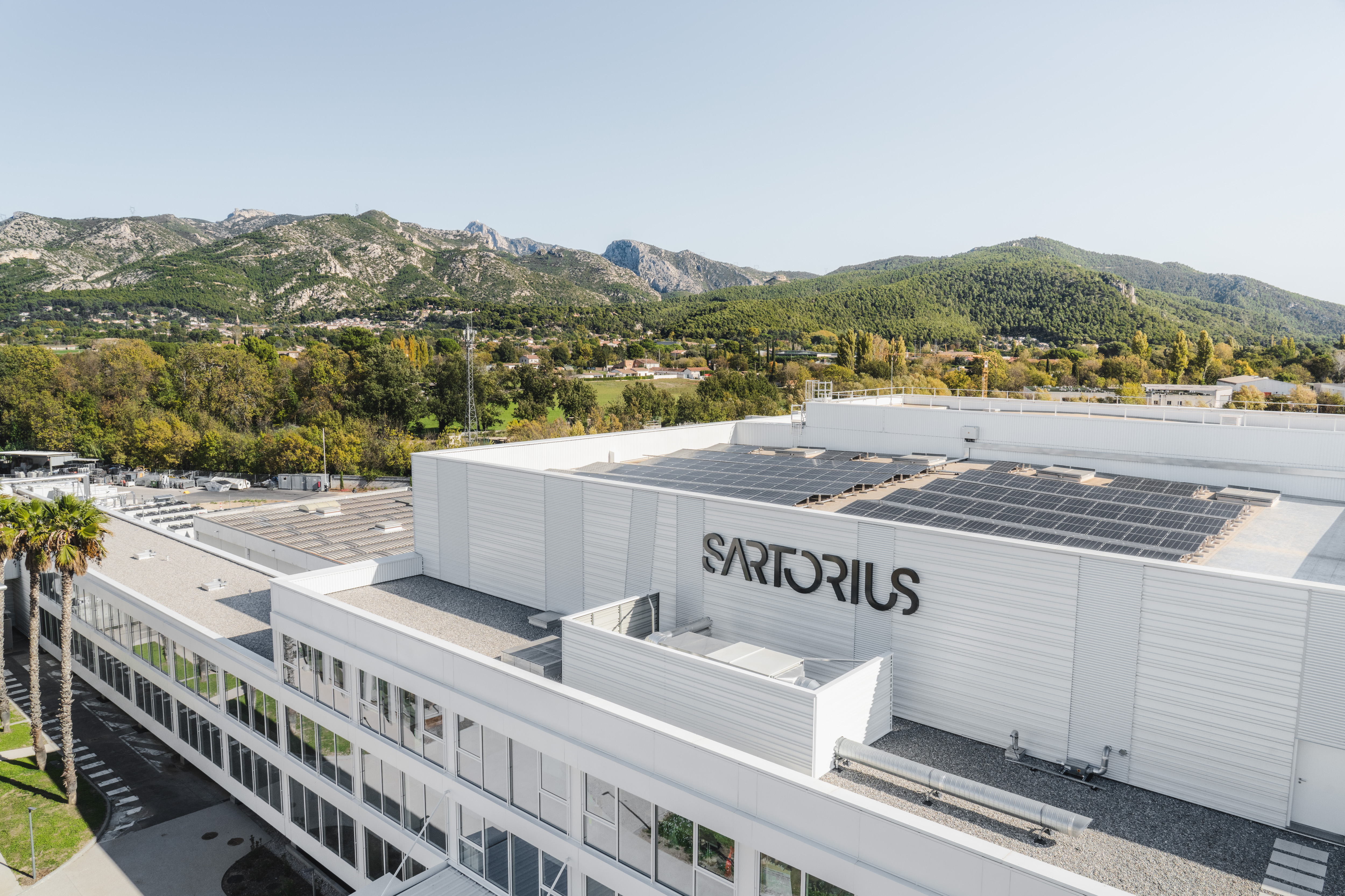 Campus France de Sartorius à Aubagne : un an après la livraison, retour sur un projet mixte mêlant bureaux, laboratoires et logistique