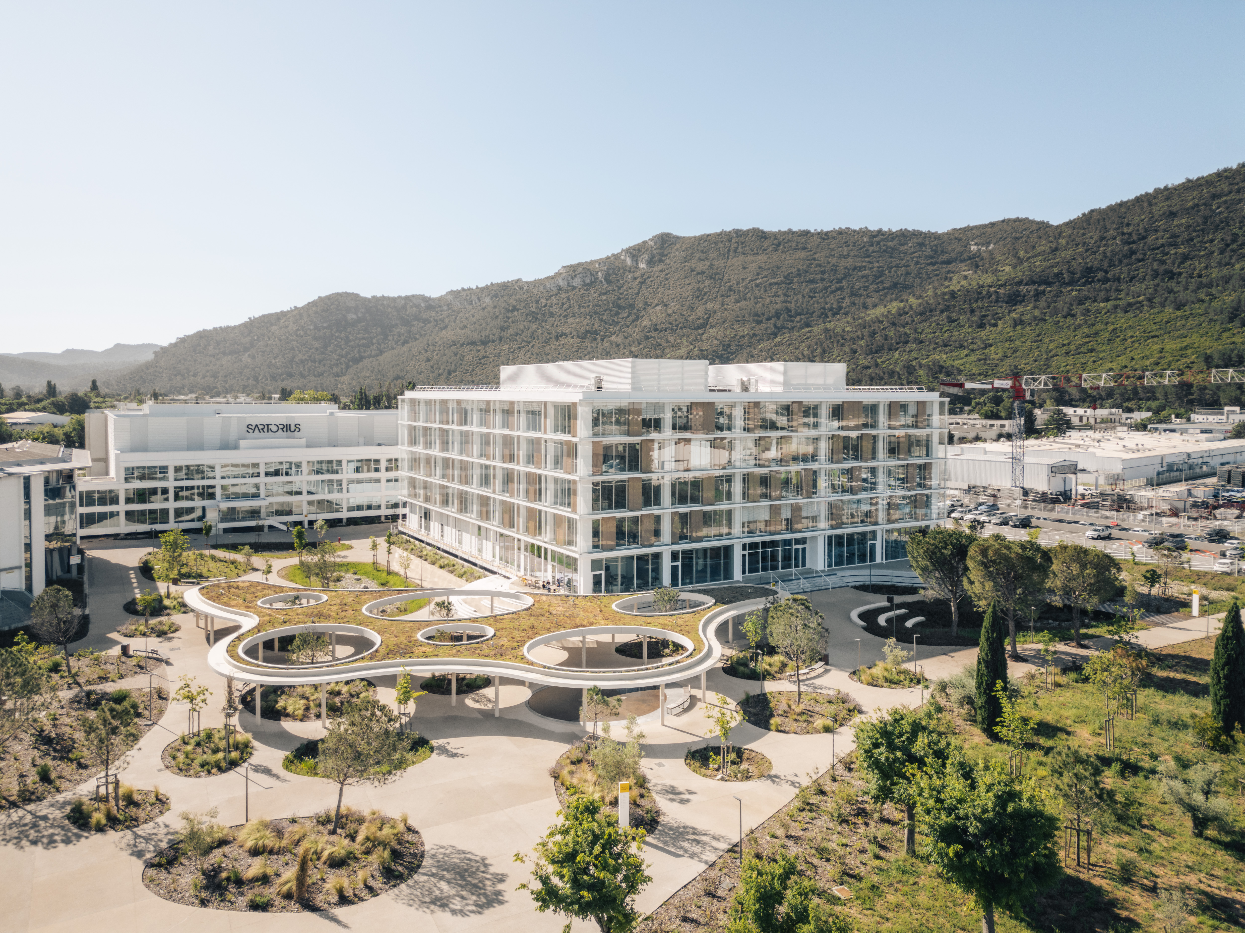 Campus France de Sartorius à Aubagne : un an après la livraison, retour sur un projet mixte mêlant bureaux, laboratoires et logistique